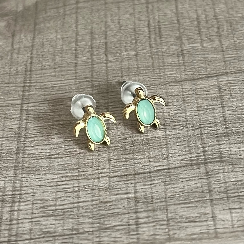 Small gold and teal turtle studs
